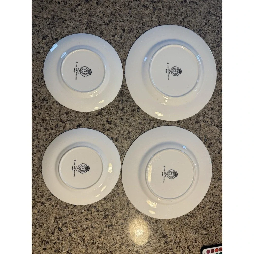 Royal Worcester 1966 Padua Plates Set of 4 Black White Bone China England 6